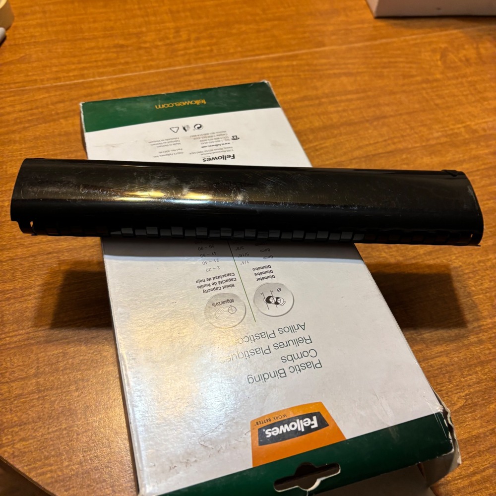 Fellowes Plastic Binding Combs Black 2 Inch Diameter 400 Sheet Capacity CRC52369